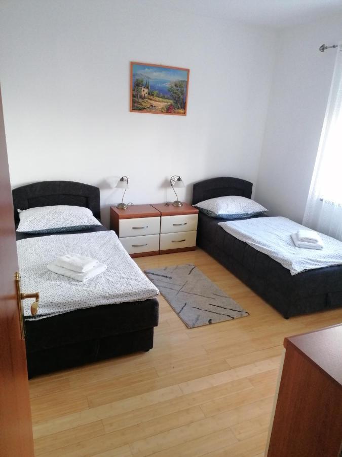 Apartment Tisno Buitenkant foto