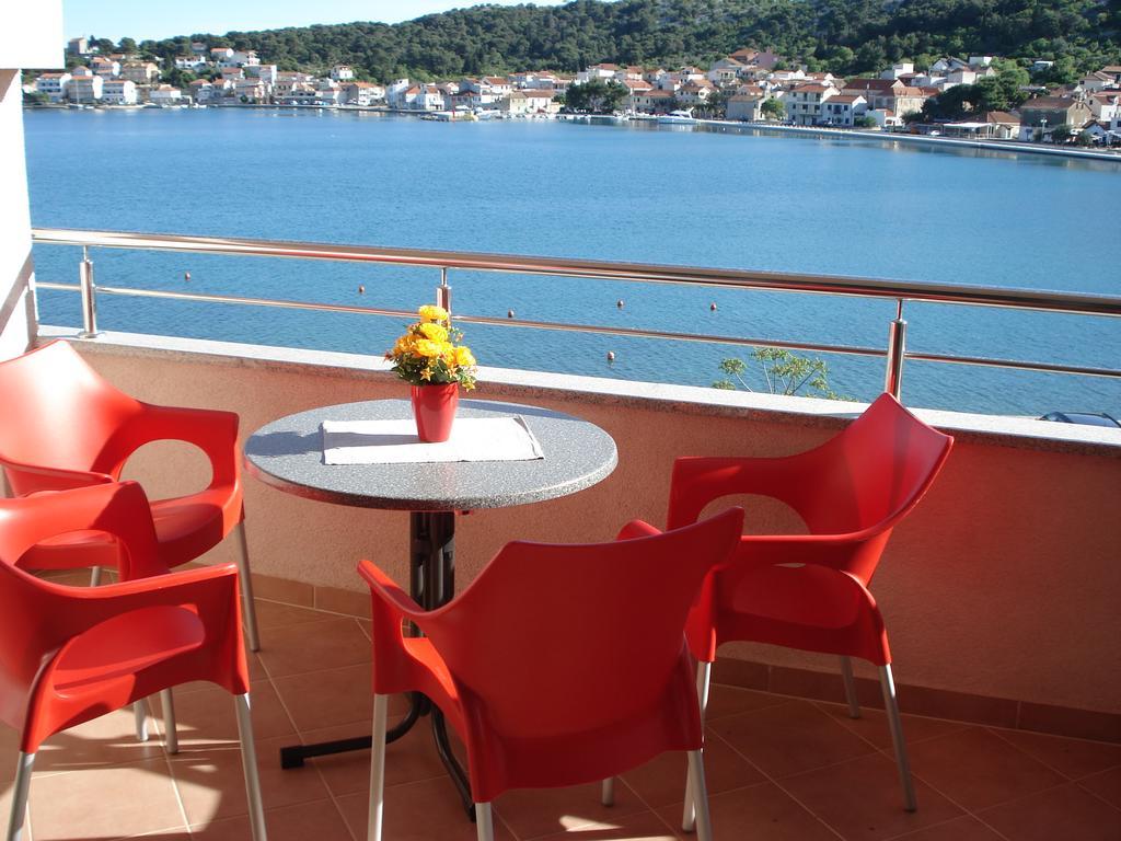 Apartment Tisno Buitenkant foto