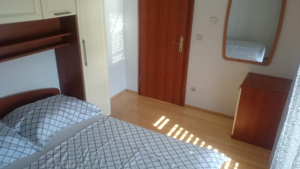 Apartment Tisno Buitenkant foto