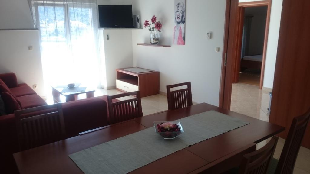 Apartment Tisno Buitenkant foto